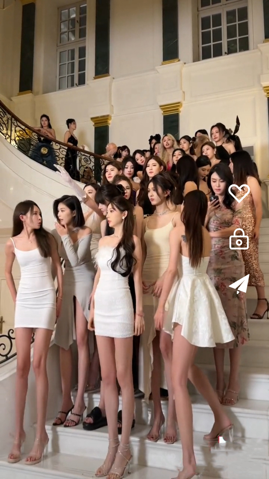 冰语s 玩物直播回放截图